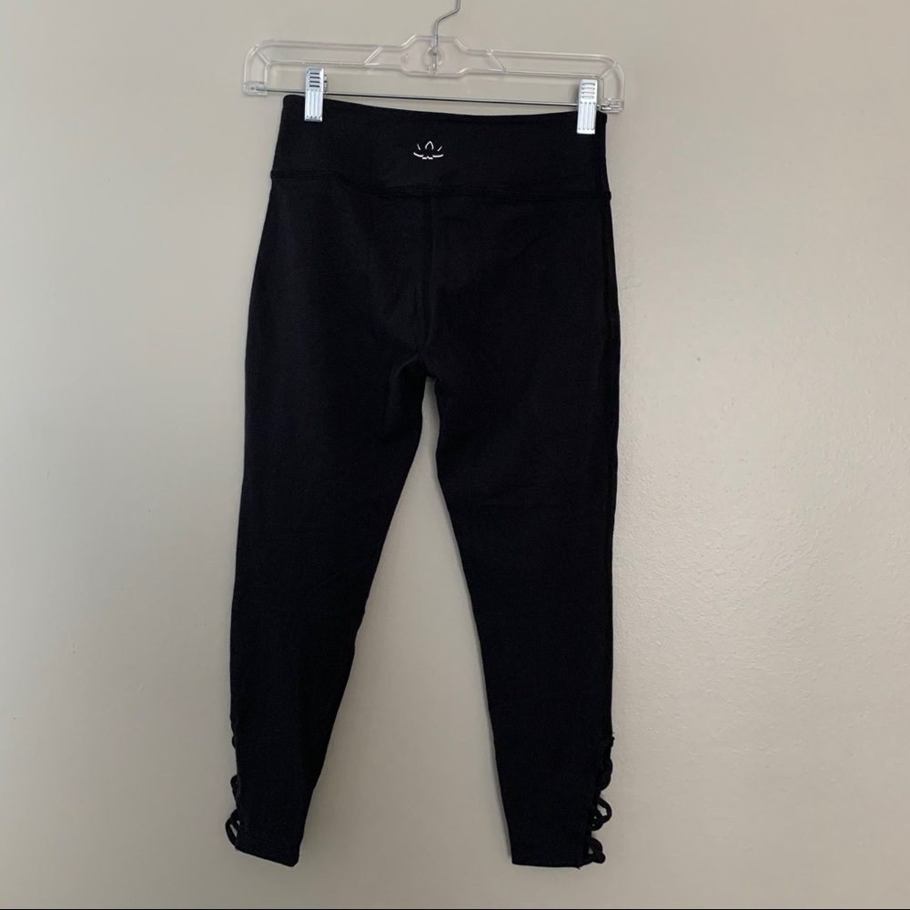 Beyond yoga crop leggings